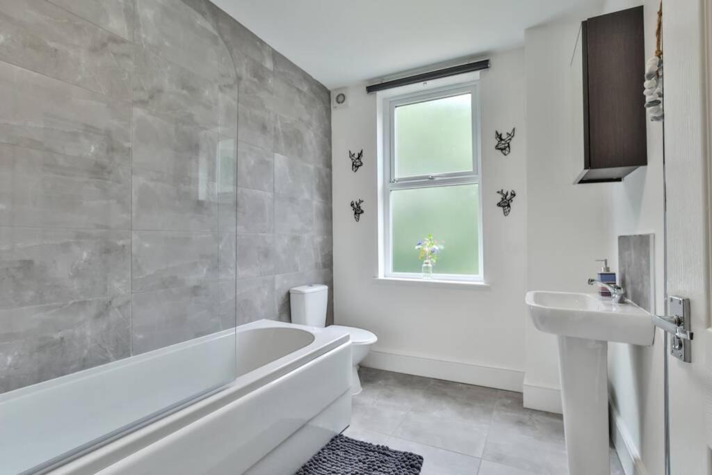 Refurbished Plush Property Great Transport Links Sheffield Eksteriør bilde